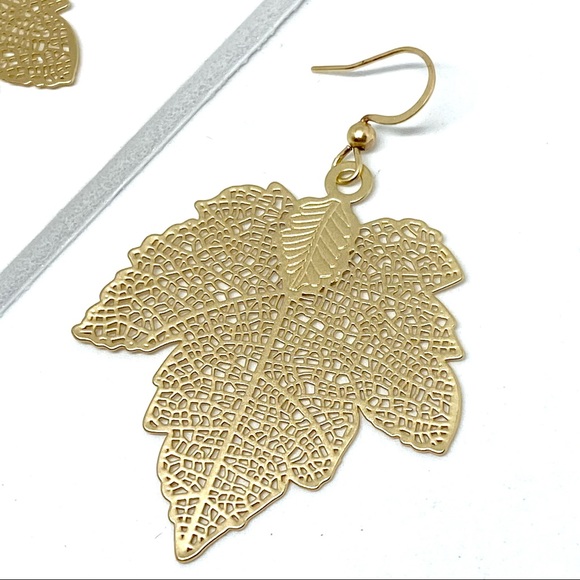 2/$35🖤 Gold Plated | Openwork Maple Leaf Earrings D31 - Picture 3 of 8